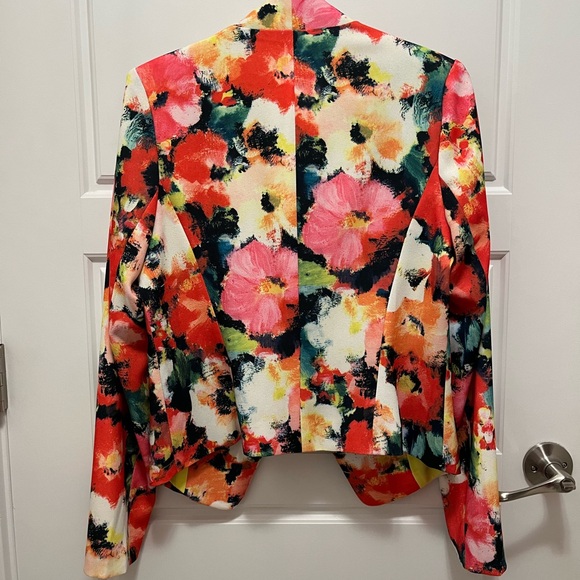 NWOT OVI Floral Blazer - Picture 2 of 7